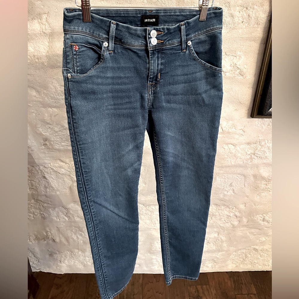 Hudson Collin Skinny 28” Women’s Jeans. Straight leg/ skinny. Good condition.